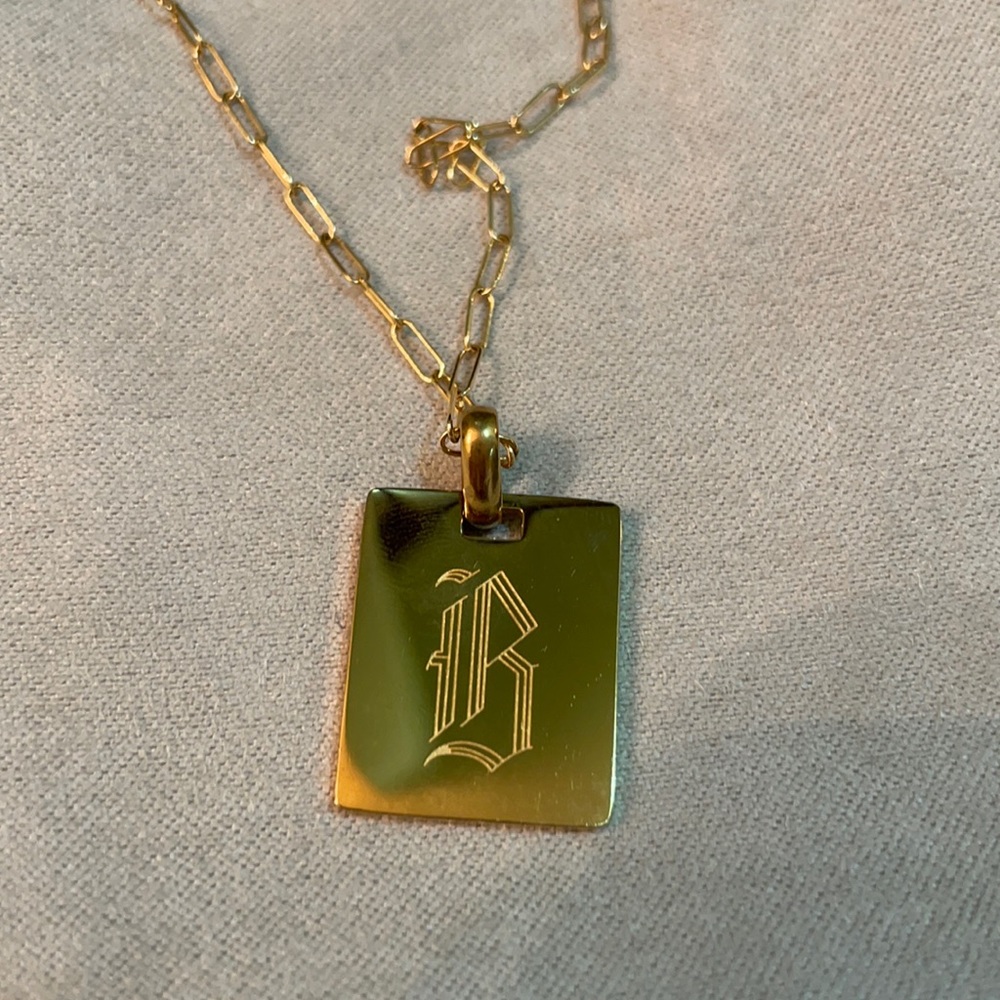 Electric picks necklace